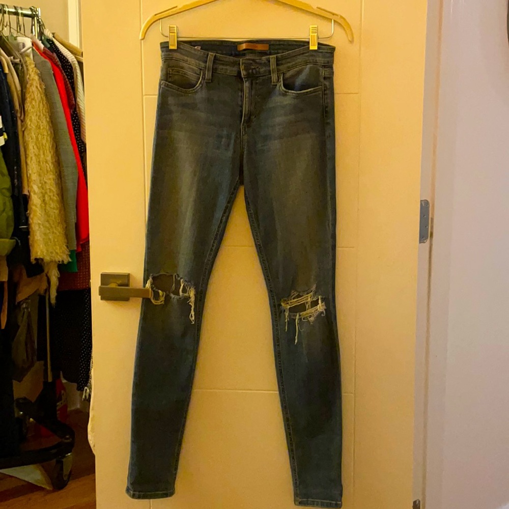 Joe’s distressed jeans size 28